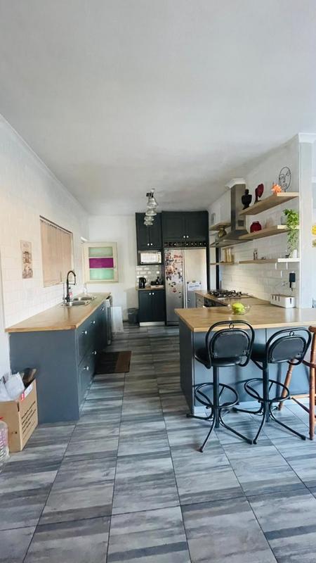 To Let 4 Bedroom Property for Rent in Morgenster Western Cape